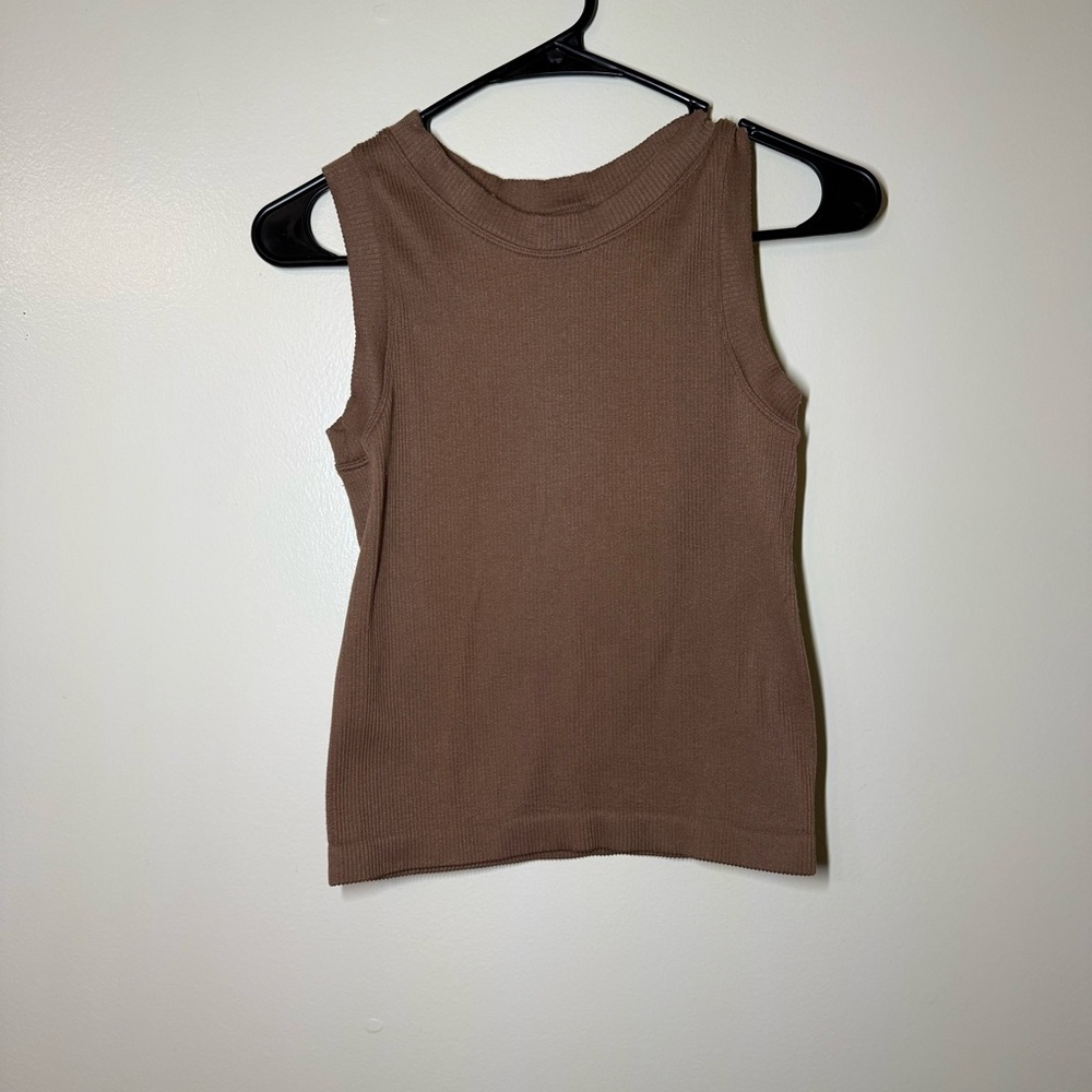 Ble Core Sleeveless Brown Fitted Crop Top